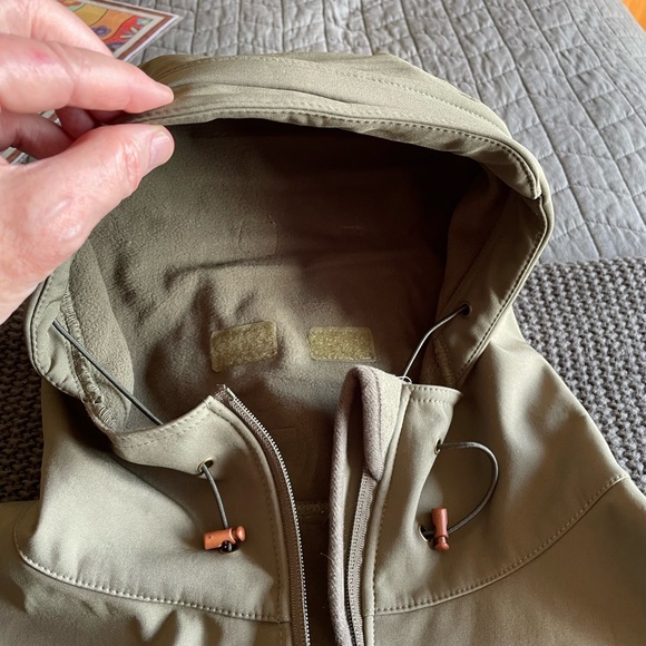 NWOT men's XXL tactical coat, stow-away billed hood. Pockets galore, vented arms - Picture 4 of 9